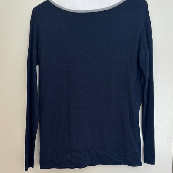 Banana Republic Ladies Navy and Silver Sweater - Picture 4 of 12